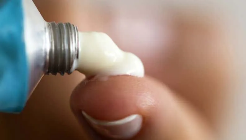 Acetato de Dexametasona é eficaz para foliculite?